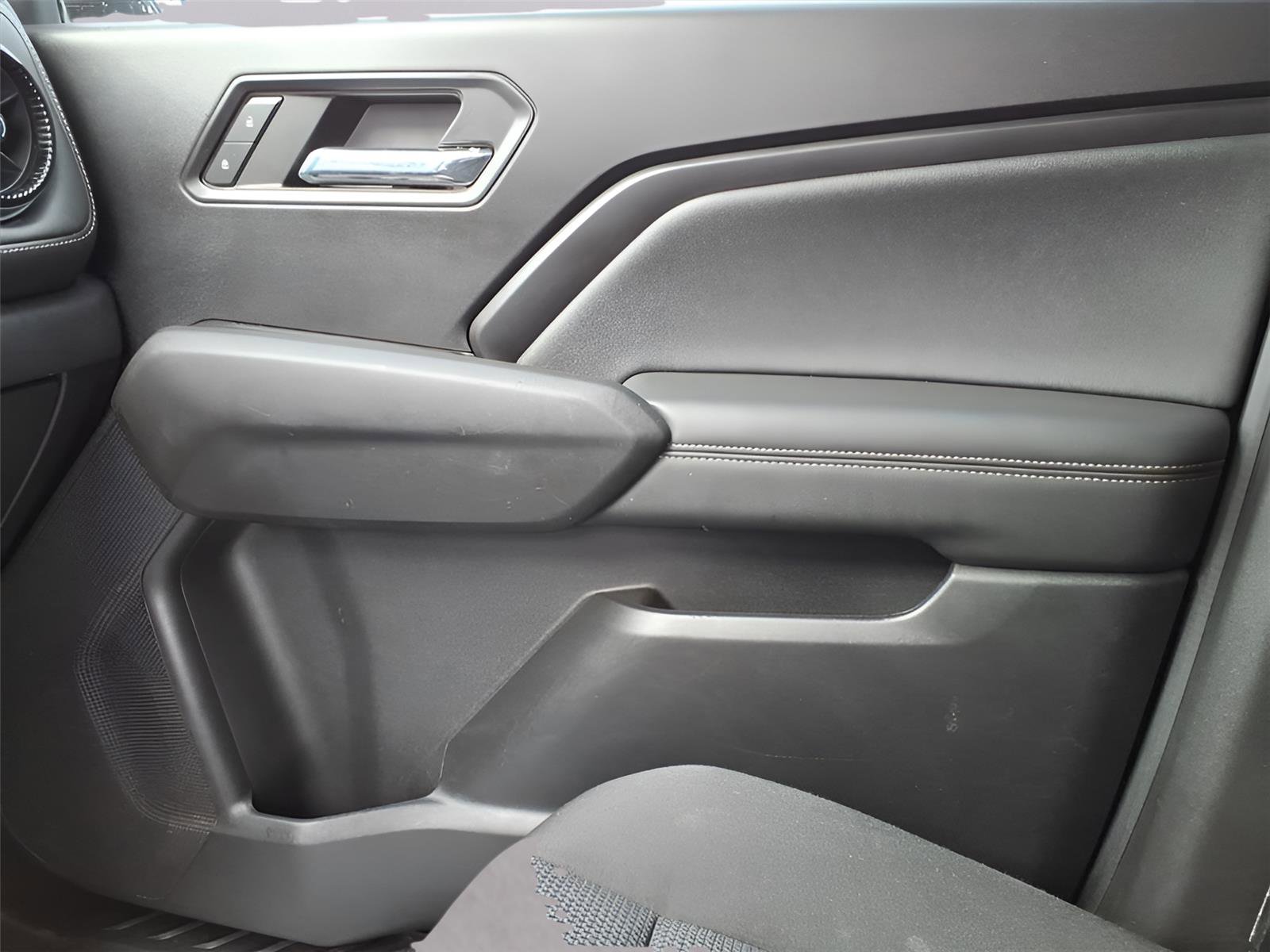 Used 2023 Chevrolet Colorado LT w/ LT Convenience Package II image 25