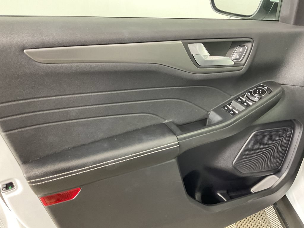 Used 2023 Ford Escape SE FWD image 16