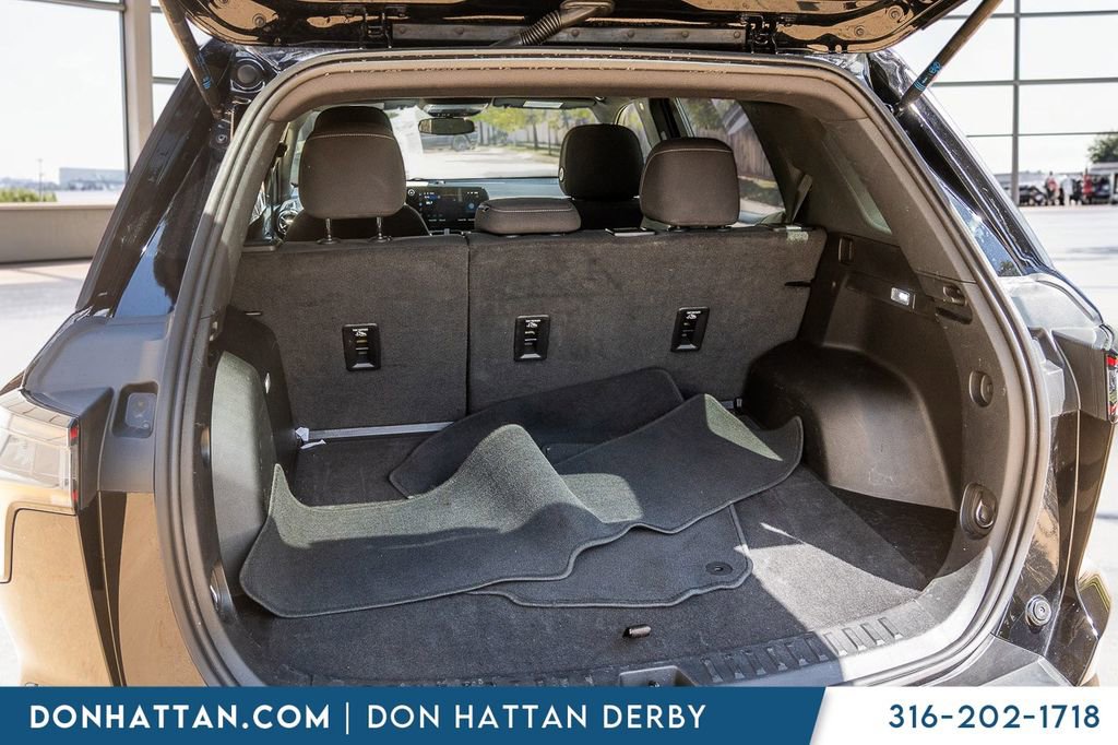 Used 2025 Chevrolet Equinox LT FWD image 28
