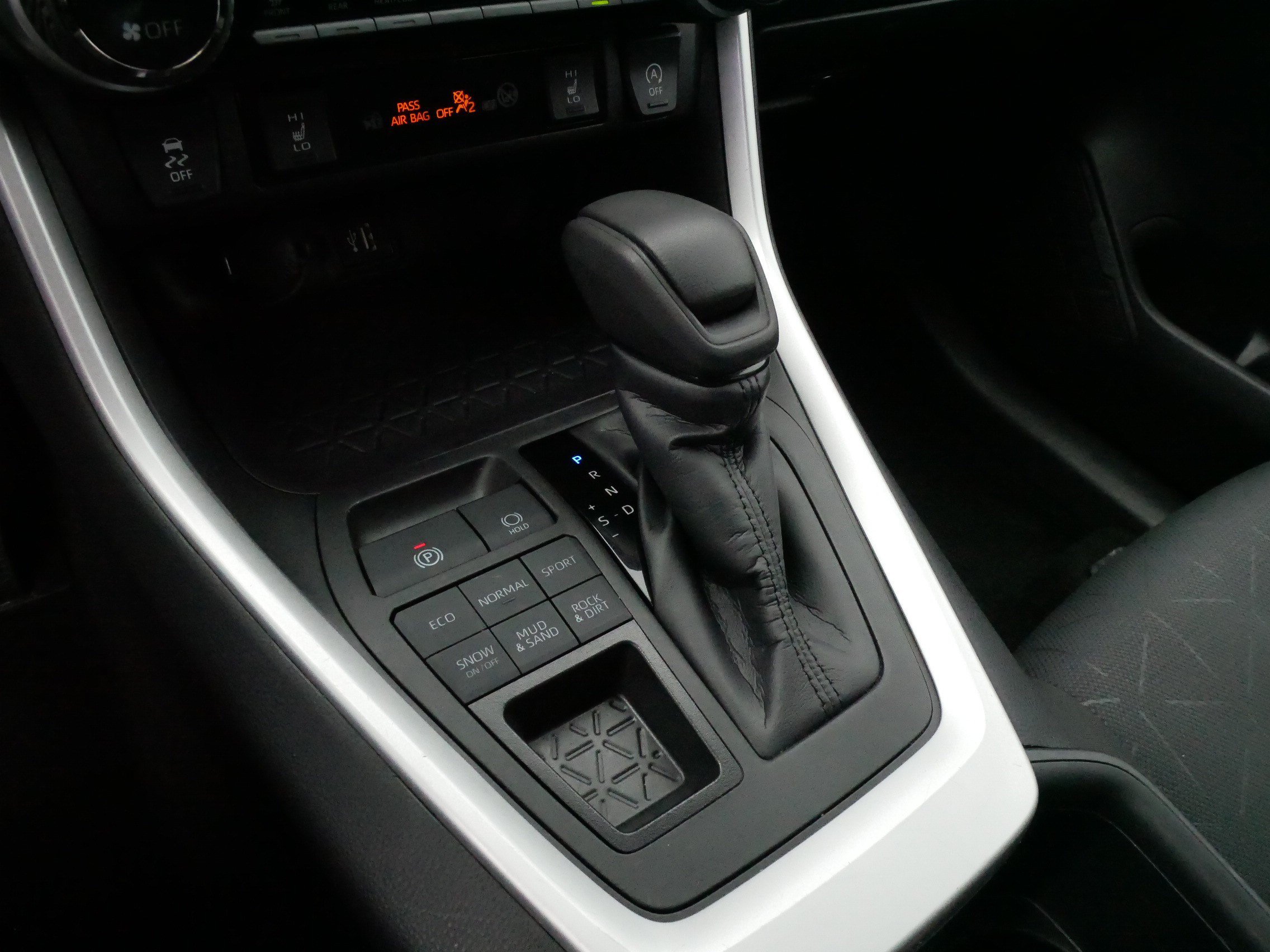 Used 2024 Toyota RAV4 XLE w/ Weather Package AWD/4WD image 24