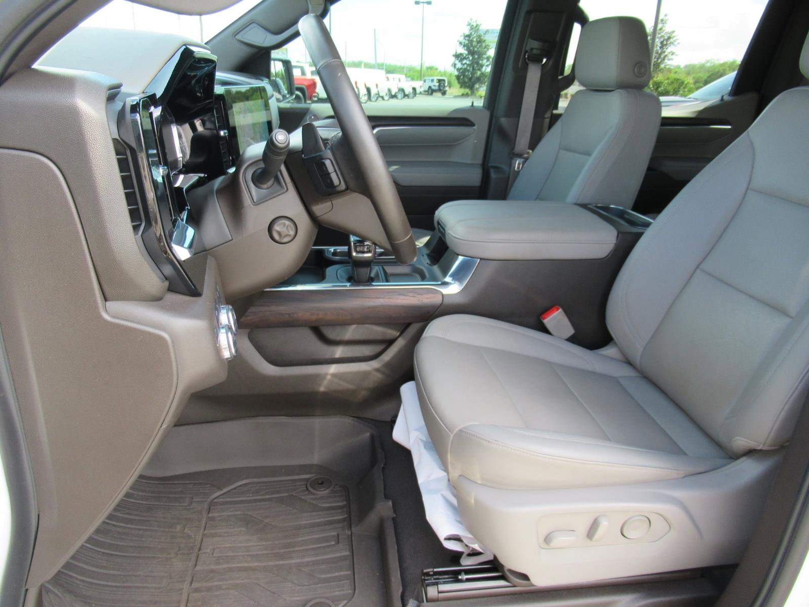 Used 2024 GMC Sierra 1500 SLT w/ SLT Premium Plus Package AWD/4WD image 15