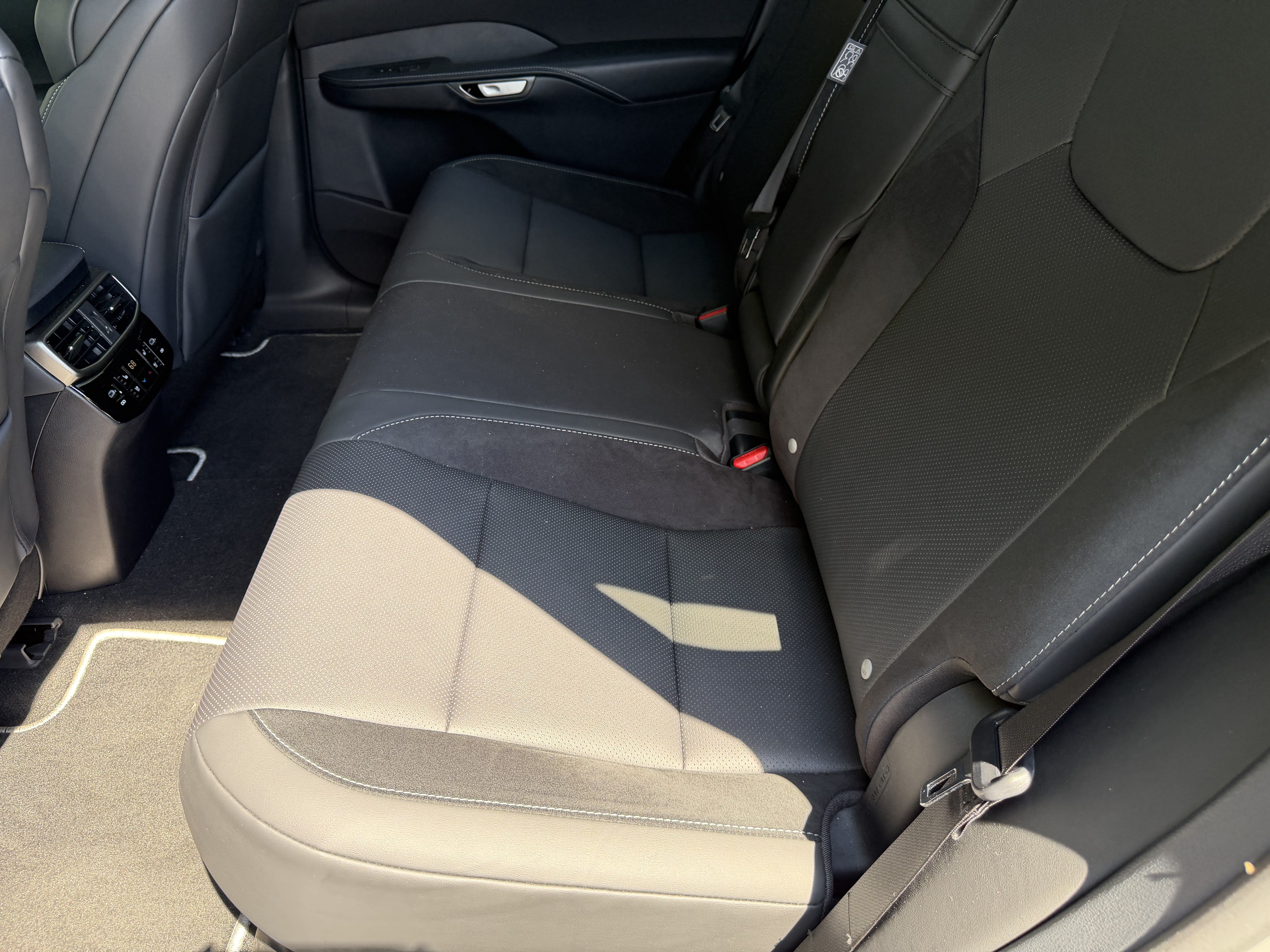Used 2026 Lexus RX 500h F Sport w/ Appearance Package AWD/4WD image 35
