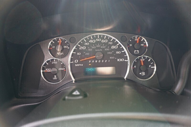 Used 2010 Chevrolet Express 1500 RWD image 26