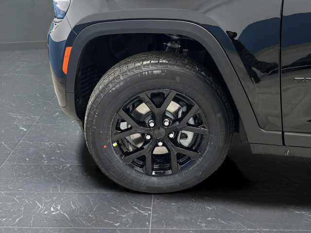 New 2026 Jeep Grand Cherokee Altitude AWD/4WD image 35