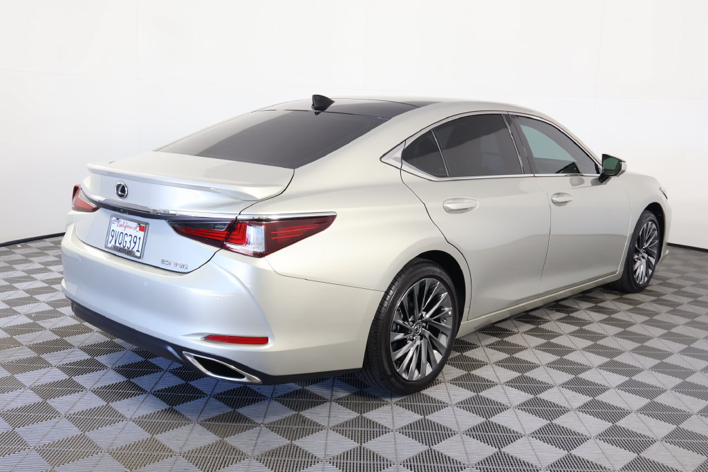 Used 2025 Lexus ES 350 w/ Luxury Package FWD image 4