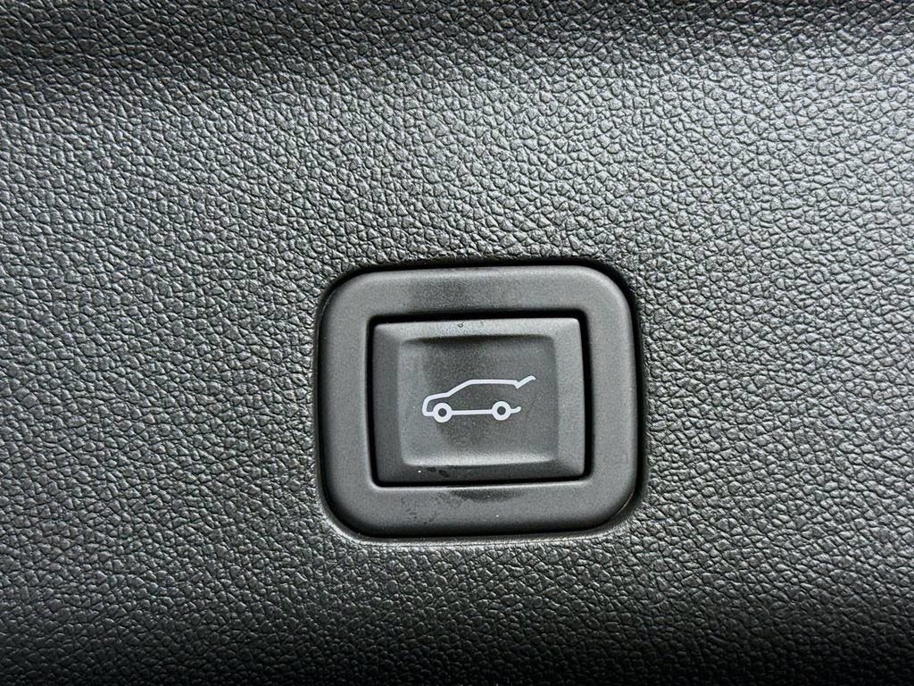 Used 2024 Chevrolet Suburban High Country w/ Advanced Technology Package AWD/4WD image 30