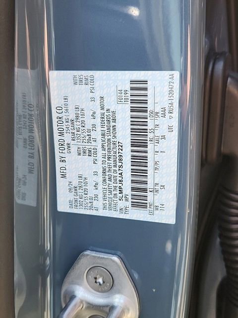 New 2025 Lincoln Nautilus Premier w/ Equipment Group 102A image 25