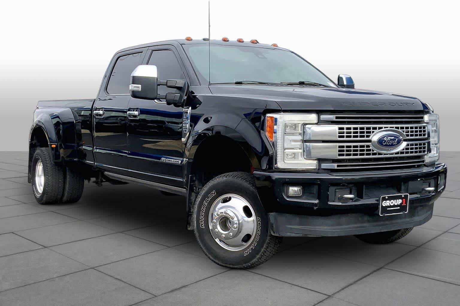 Used 2017 Ford F350 Platinum w/ Platinum Ultimate Package AWD/4WD image 3