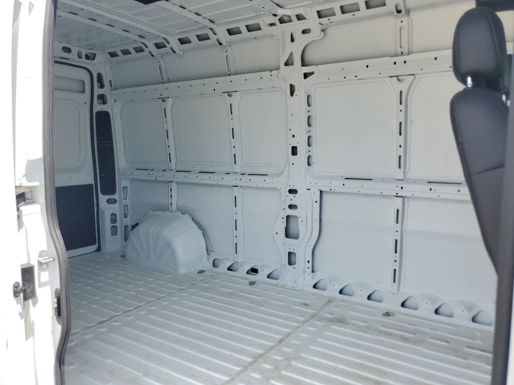 Used 2026 RAM ProMaster 2500 w/ Convenience Group FWD image 26
