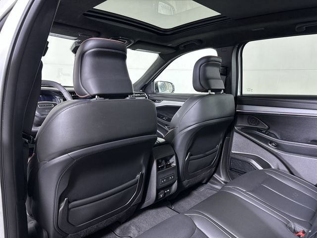 Used 2024 Jeep Wagoneer Launch Edition image 22