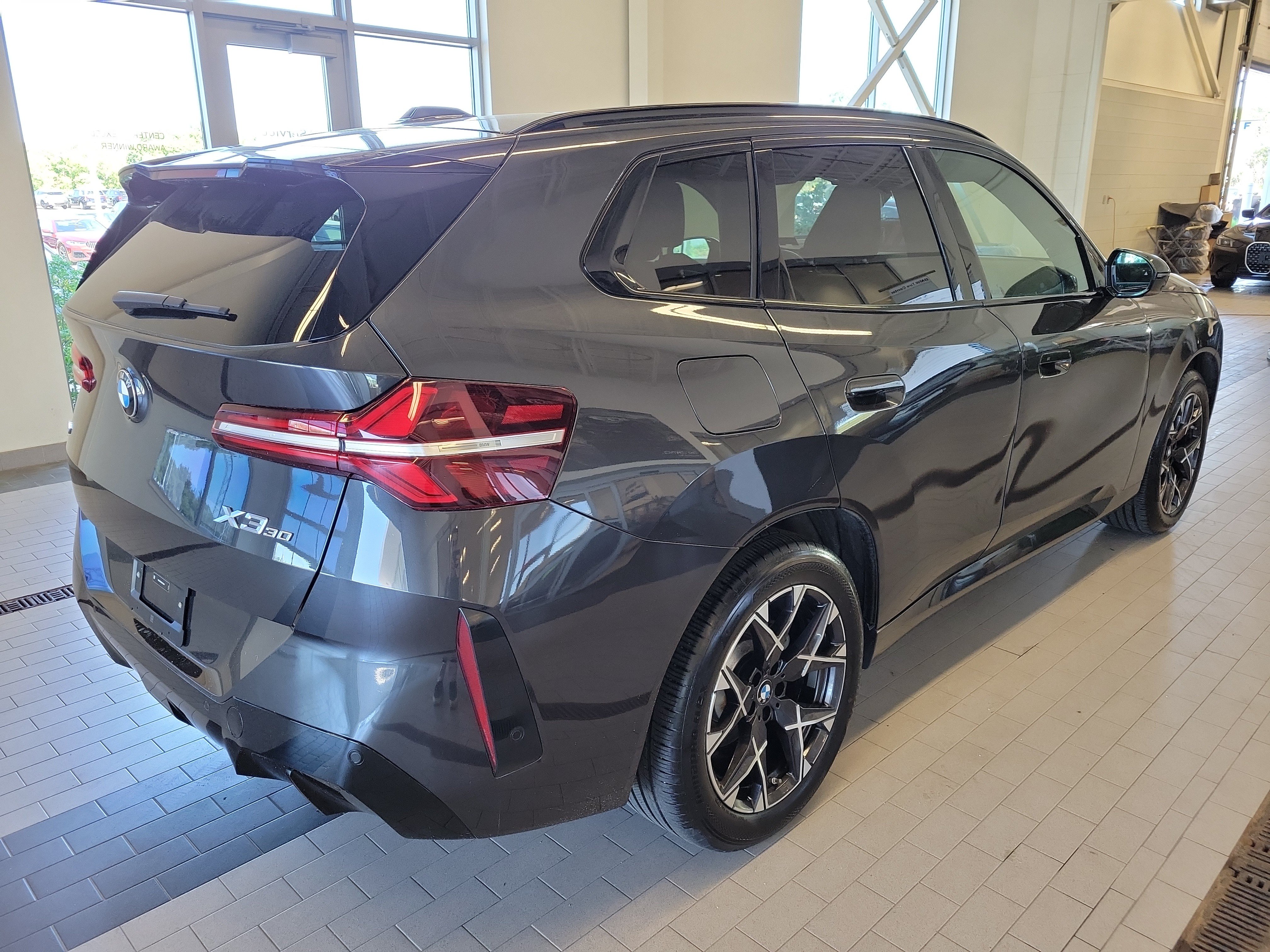 Used 2025 BMW X3 xDrive30i w/ Premium Package AWD/4WD image 5