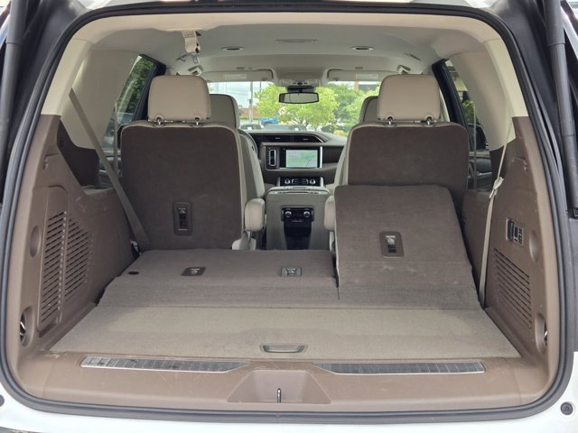 Used 2023 GMC Yukon Denali RWD image 12