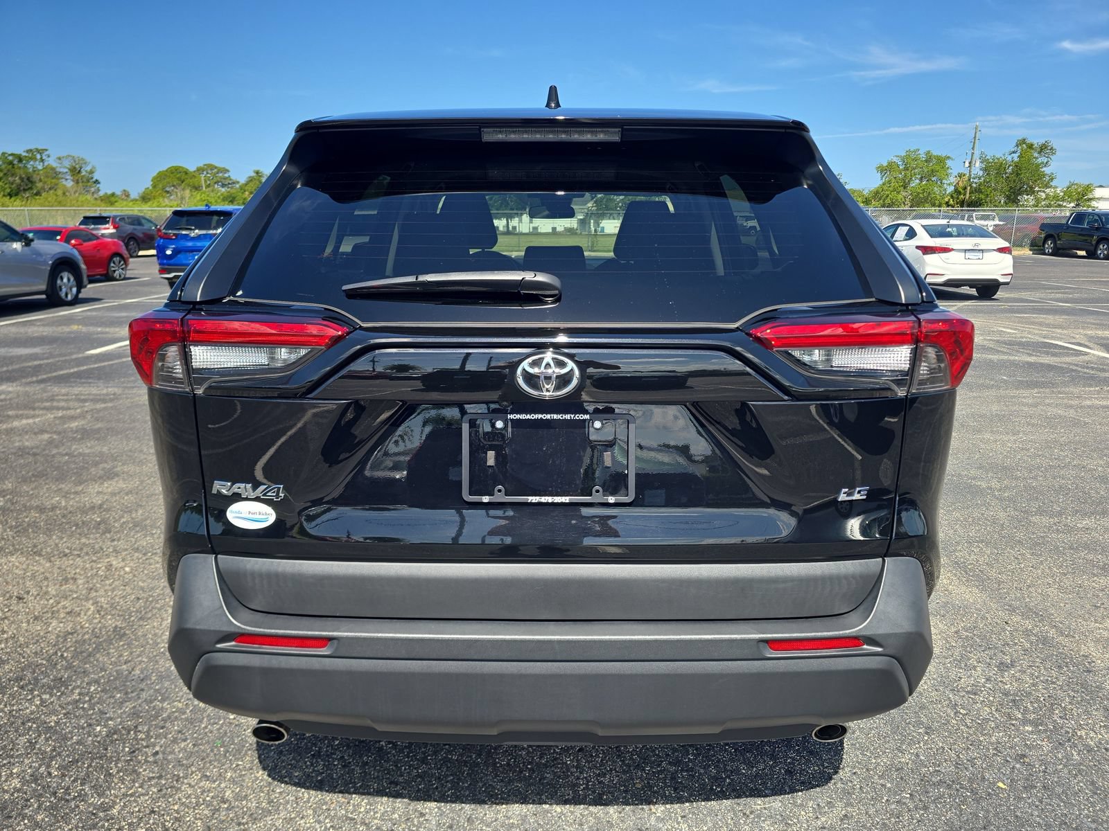 Used 2024 Toyota RAV4 LE FWD image 5