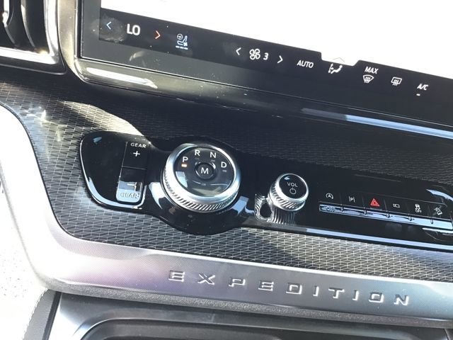 New 2025 Ford Expedition Platinum w/ Stealth Performance Package image 25