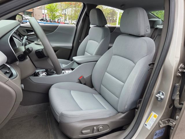 Used 2025 Chevrolet Malibu LT image 8