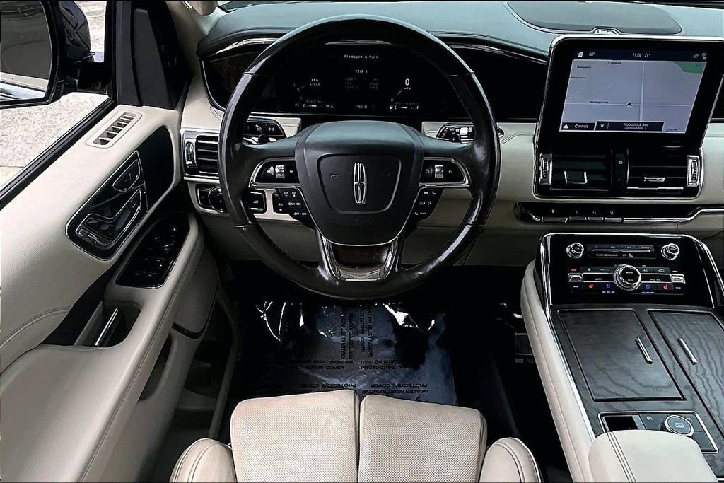 Used 2018 Lincoln Navigator Reserve AWD/4WD image 17