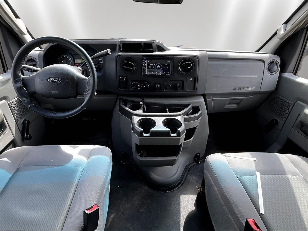 Used 2016 Ford E-350 and Econoline 350 Super Duty RWD image 7