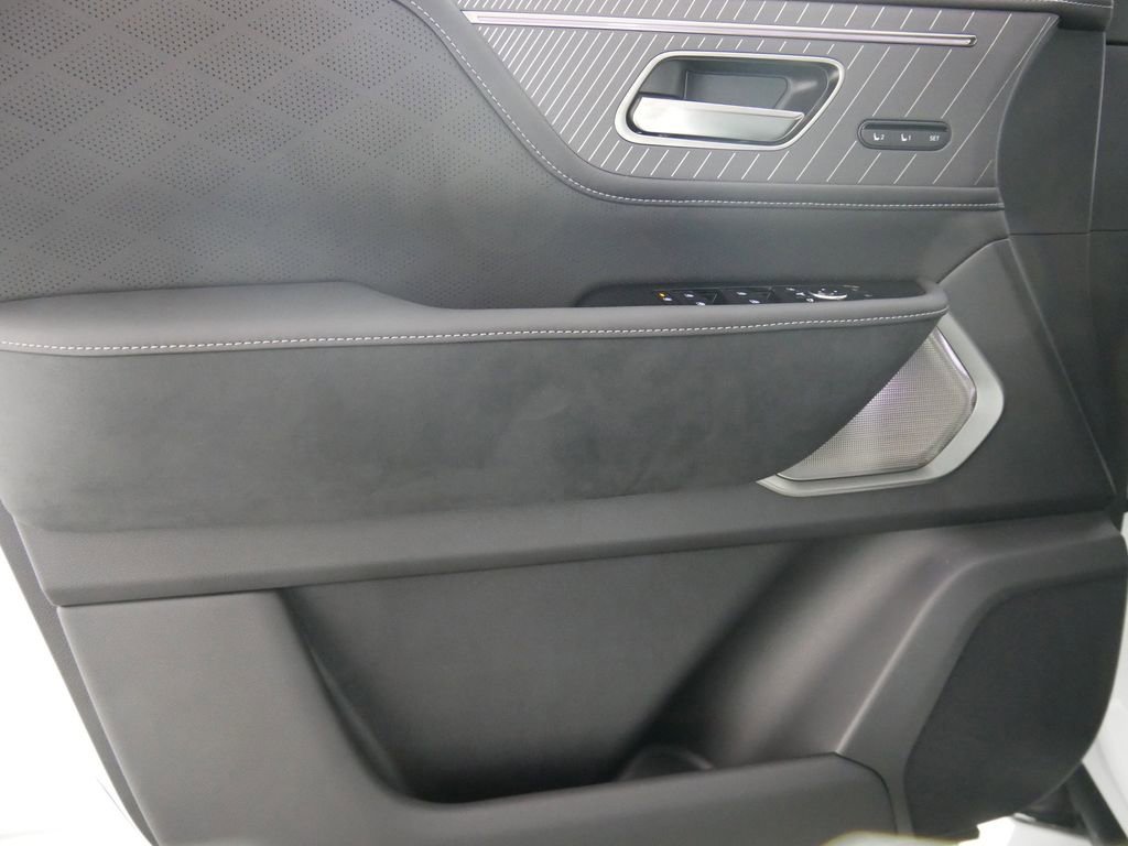 New 2026 INFINITI QX80 Autograph w/ Premium Cargo Package image 12