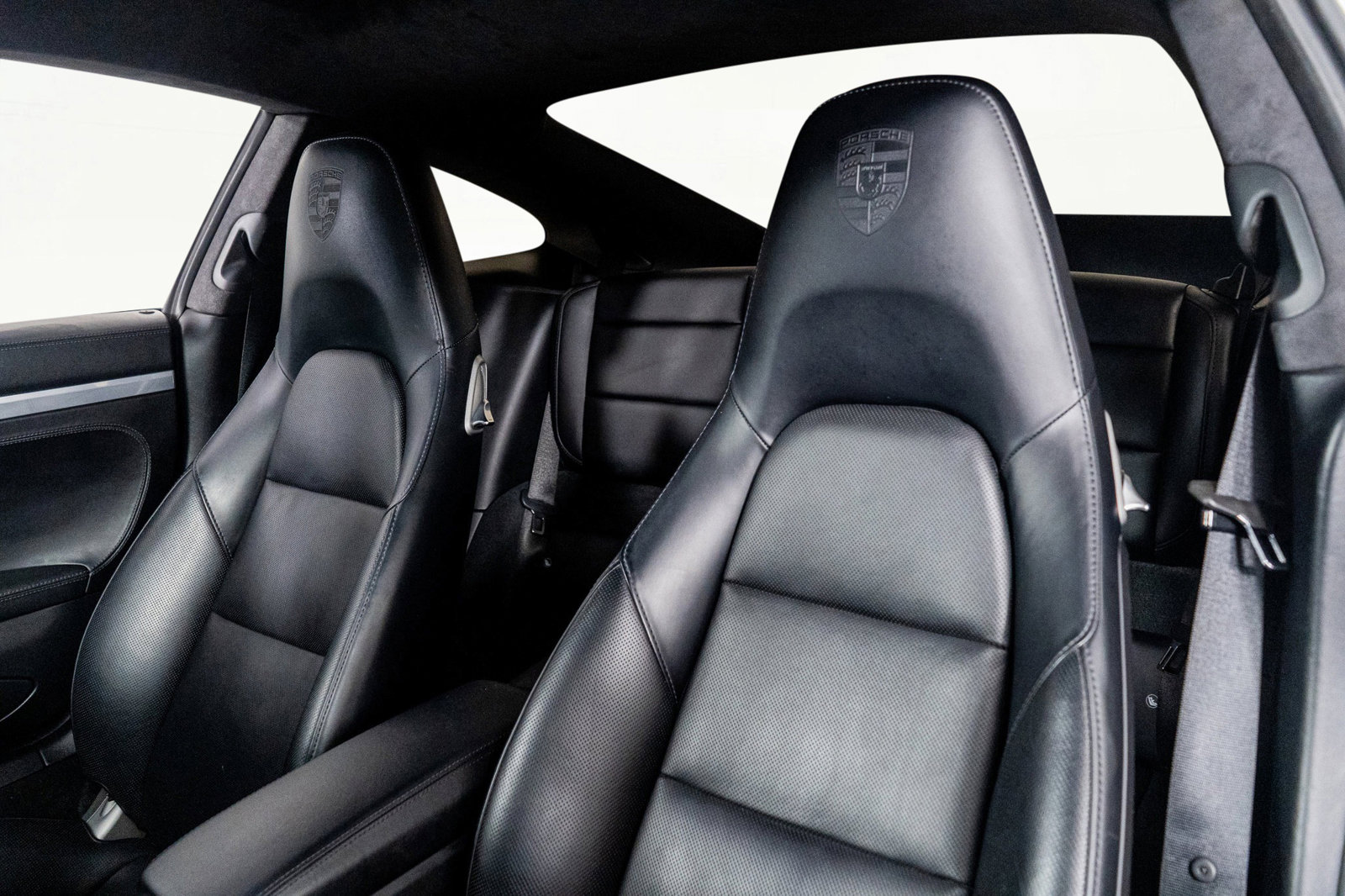 Used 2017 Porsche 911 Turbo image 3