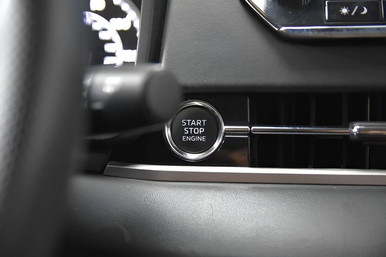 Used 2024 Mitsubishi Outlander SE FWD image 31
