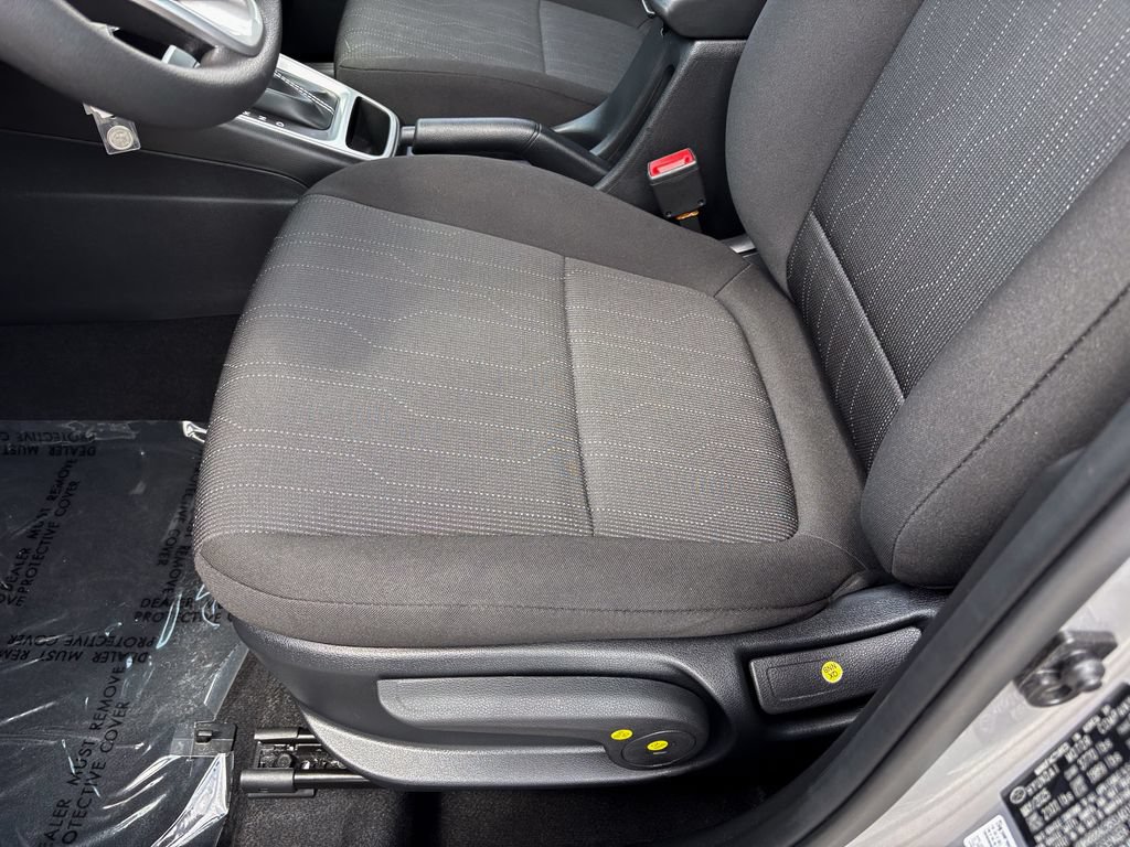 Used 2025 Hyundai Venue SE FWD image 17
