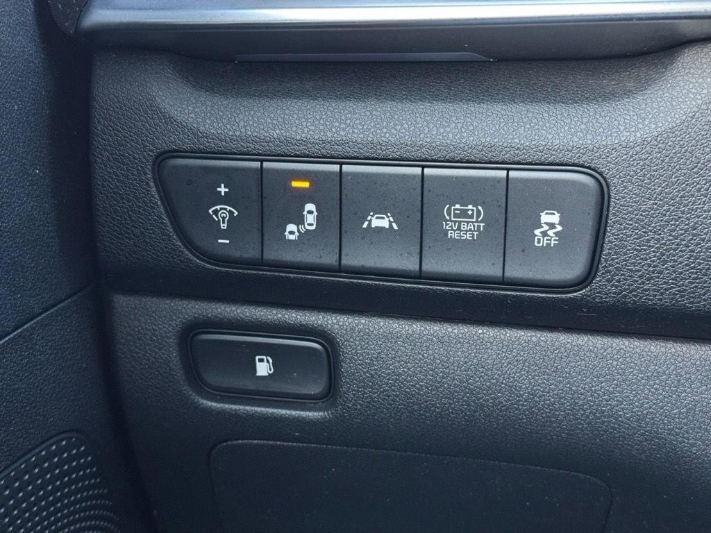 Used 2021 Kia Niro LXS image 17