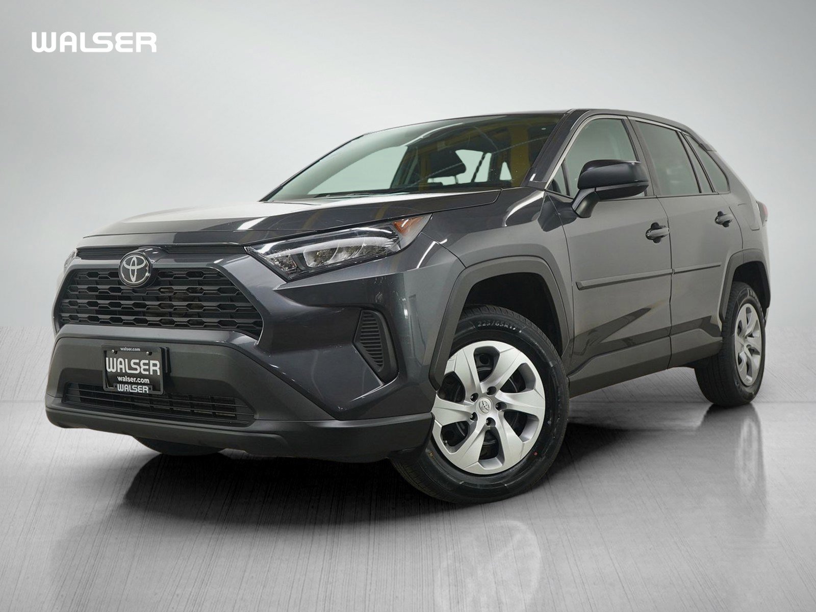 Used 2022 Toyota RAV4 LE image 1