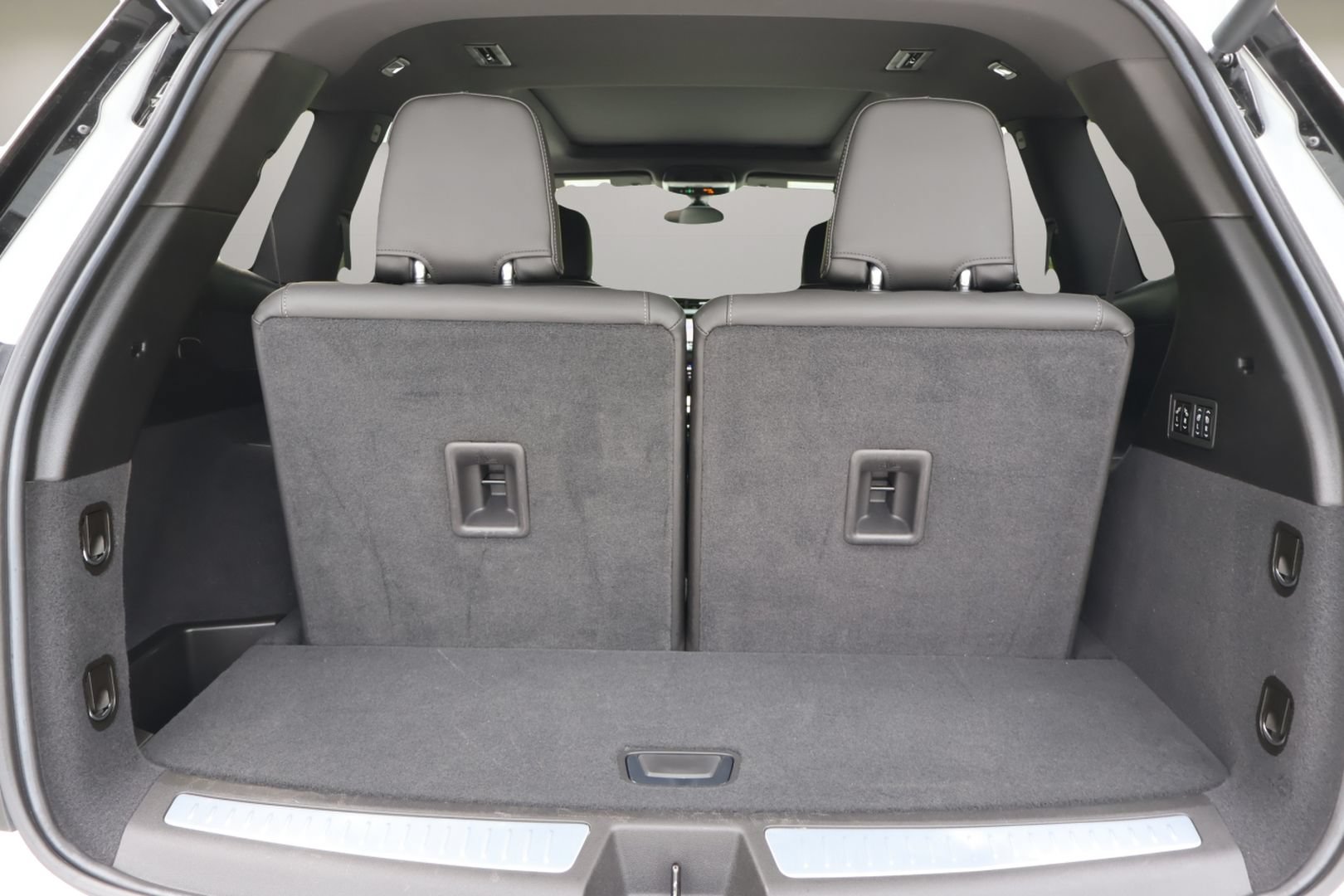 Certified 2024 Cadillac XT6 Premium Luxury FWD image 17