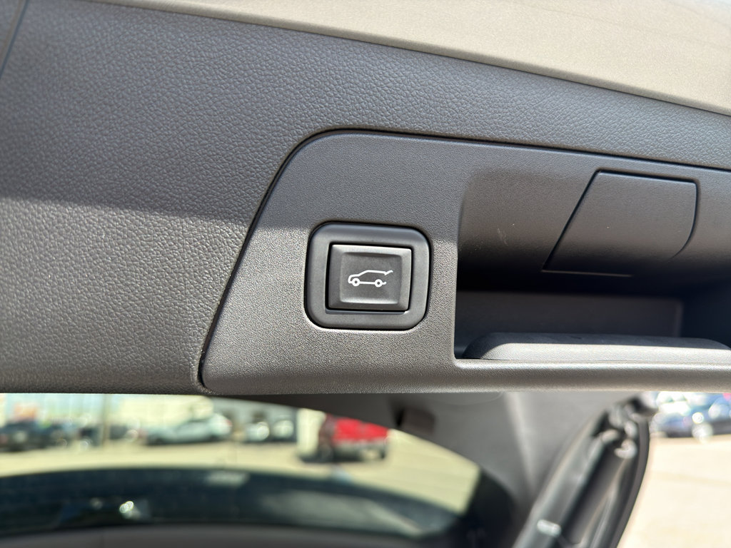 Used 2023 Buick Envision Avenir image 23