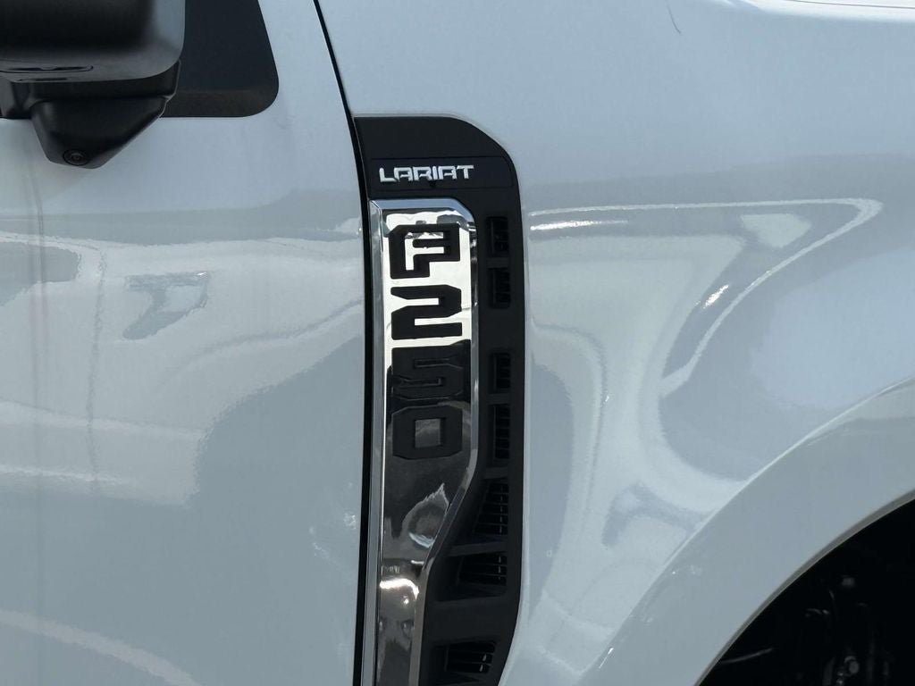 New 2026 Ford F250 Lariat w/ FX4 Off-Road Package AWD/4WD image 2