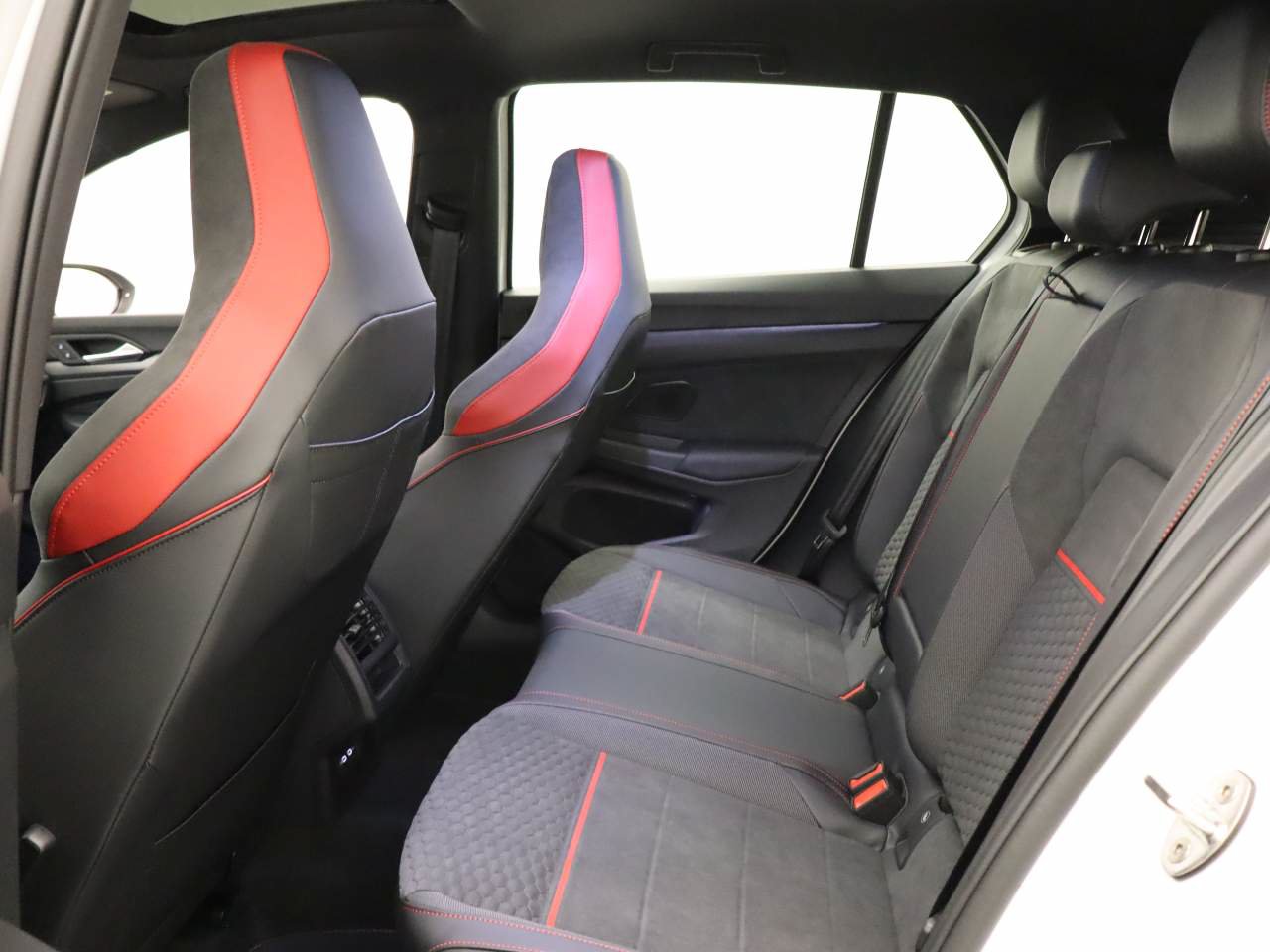 New 2026 Volkswagen Golf SE FWD image 15