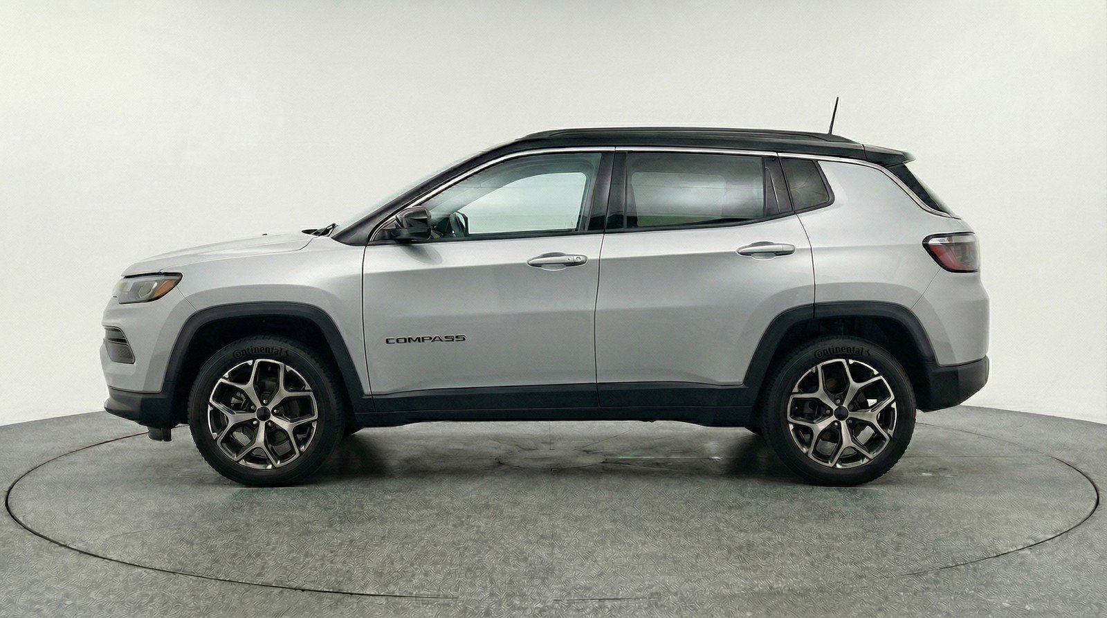 Used 2025 Jeep Compass Limited image 5