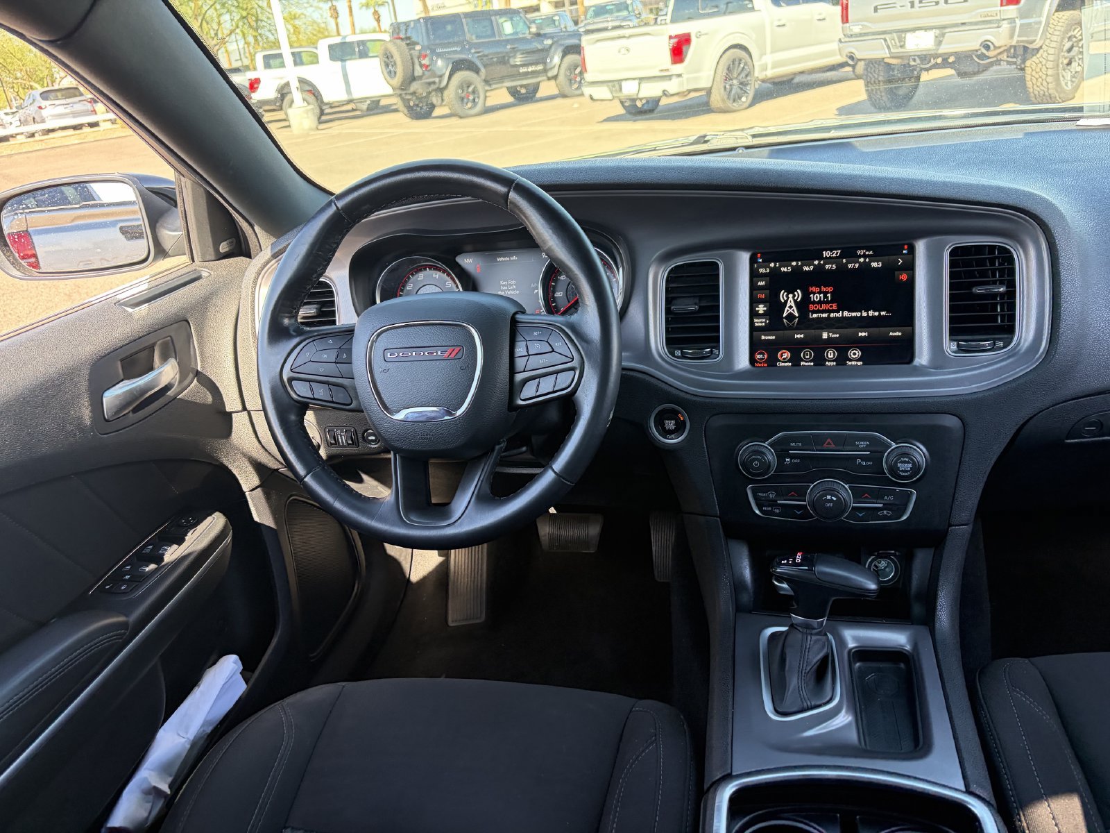 Used 2023 Dodge Charger SXT RWD image 17