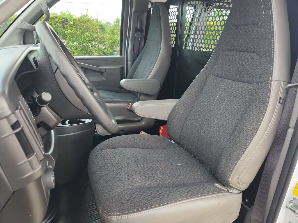 Used 2025 Chevrolet Express 2500 w/ Driver Convenience Package RWD image 13