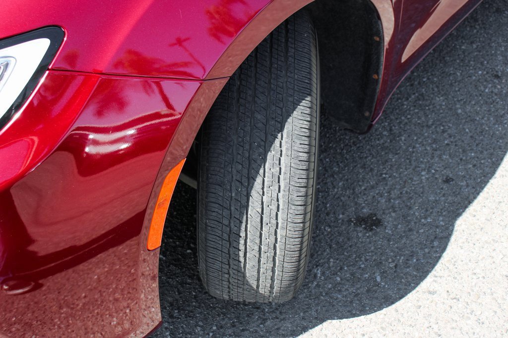 Used 2021 Chrysler Pacifica Touring w/ Uconnect Theater Family Group image 44