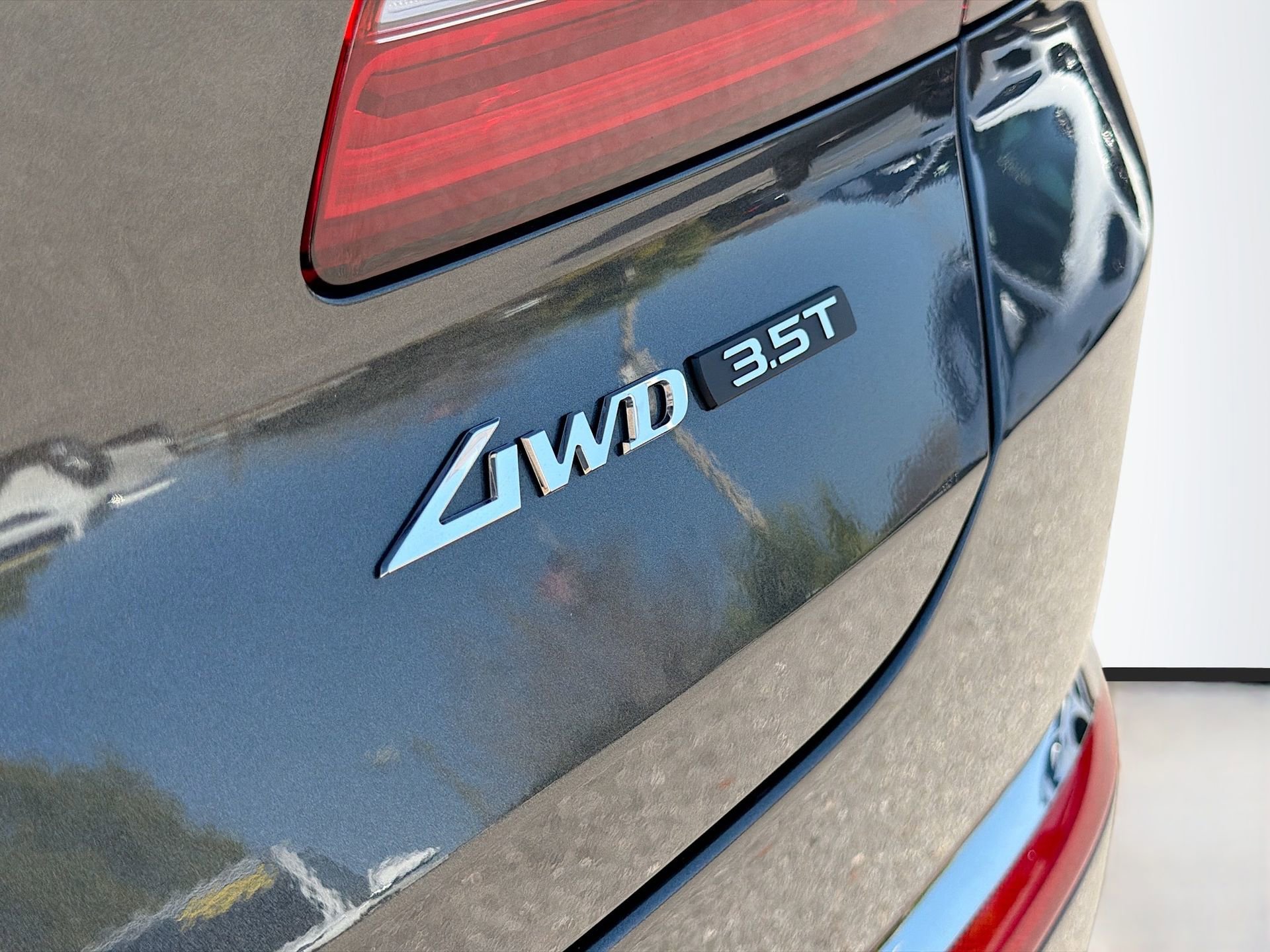 Used 2025 Genesis GV80 3.5T Prestige image 12