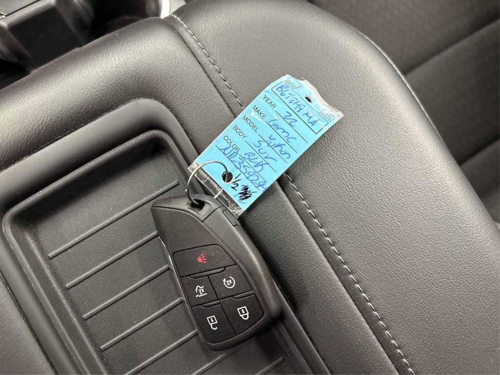 Used 2022 GMC Yukon SLE image 37