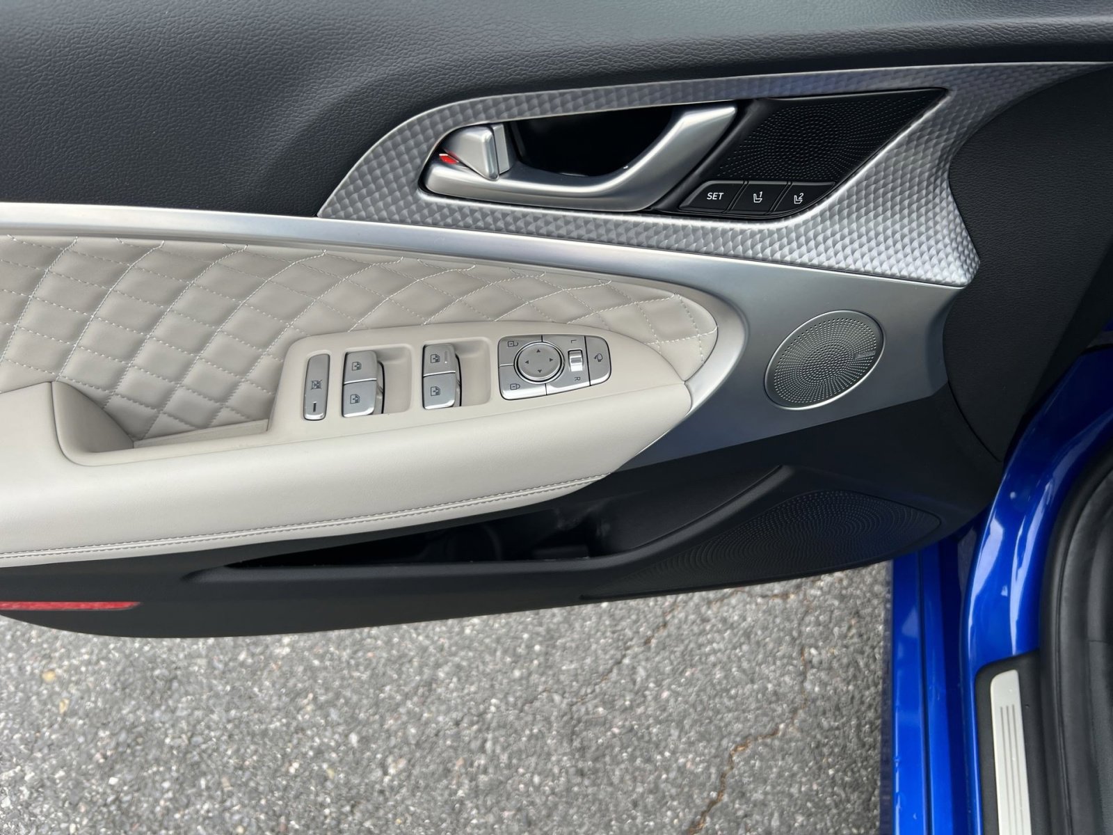 Used 2023 Genesis G70 3.3T w/ Sport Prestige Package image 15