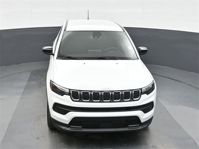Used 2025 Jeep Compass Sport image 32