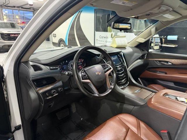 Used 2019 Cadillac Escalade ESV Premium Luxury AWD/4WD image 8
