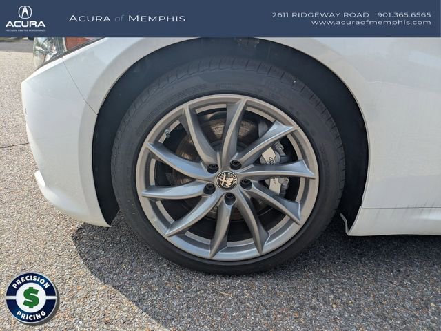 Used 2025 Alfa Romeo Giulia AWD image 12