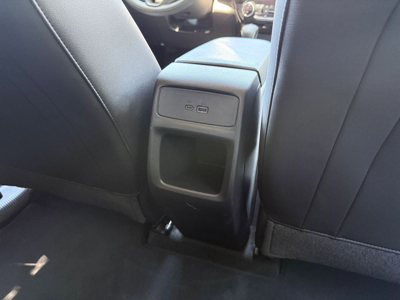 Used 2025 Chevrolet Trax LT FWD image 24