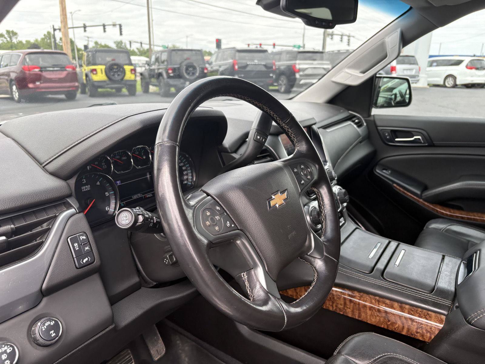 Used 2020 Chevrolet Suburban Premier AWD/4WD image 10