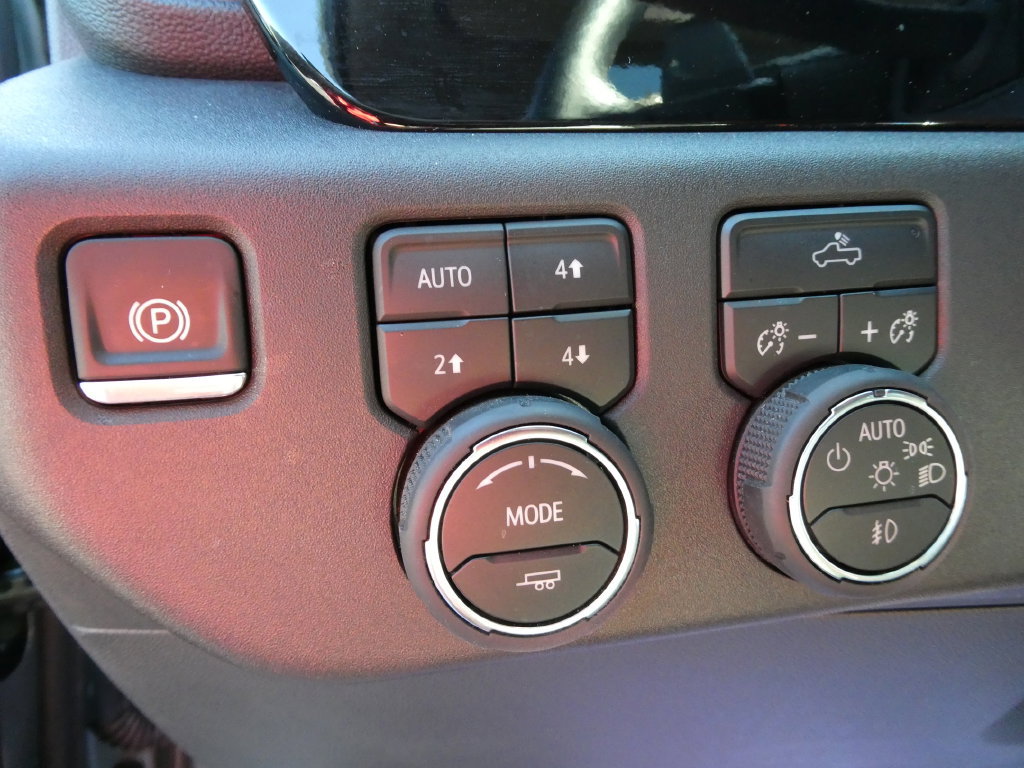 Certified 2025 Chevrolet Silverado 1500 LT Trail Boss w/ Convenience Package II AWD/4WD image 27