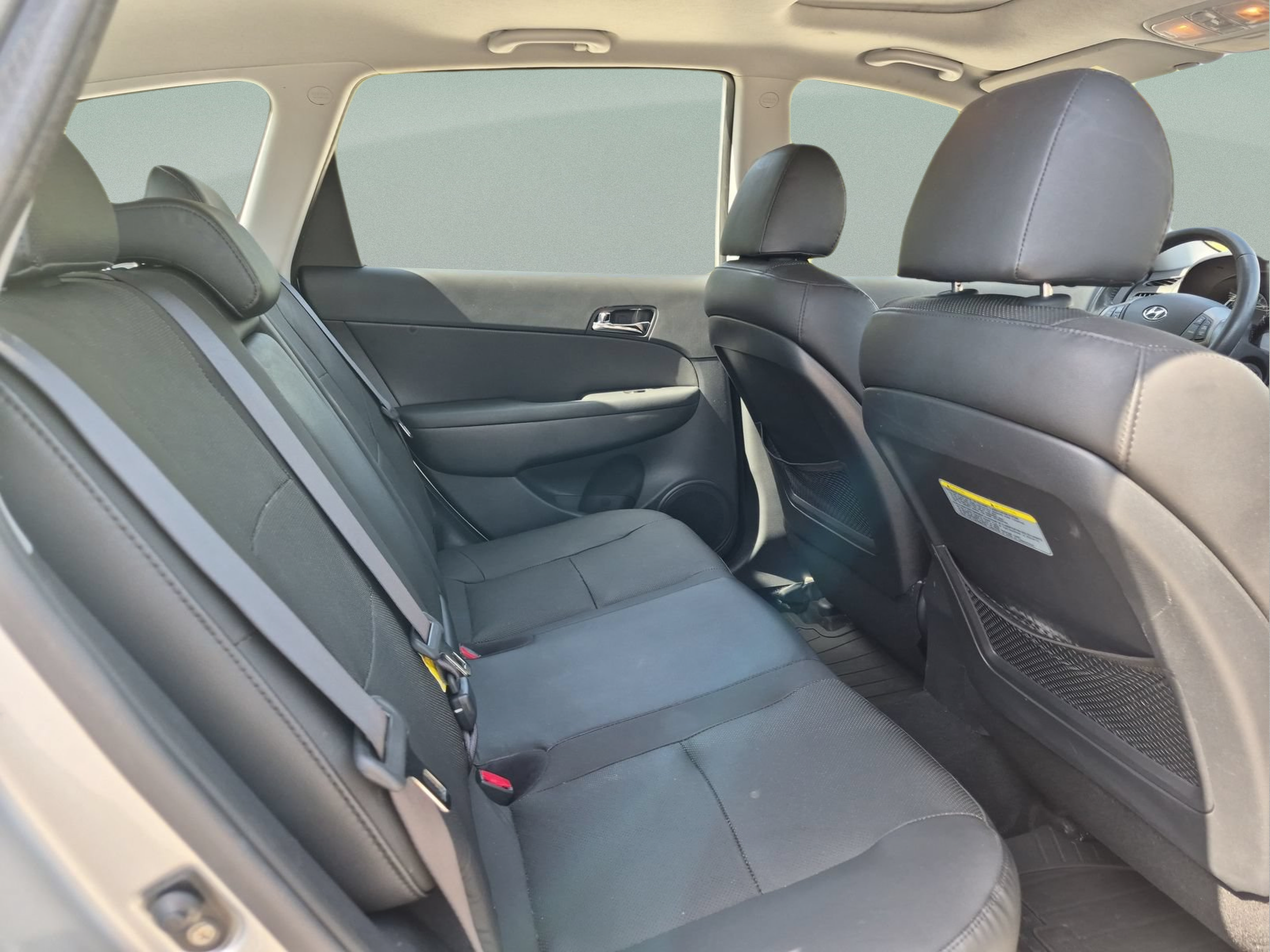 Used 2011 Hyundai Elantra FWD image 18