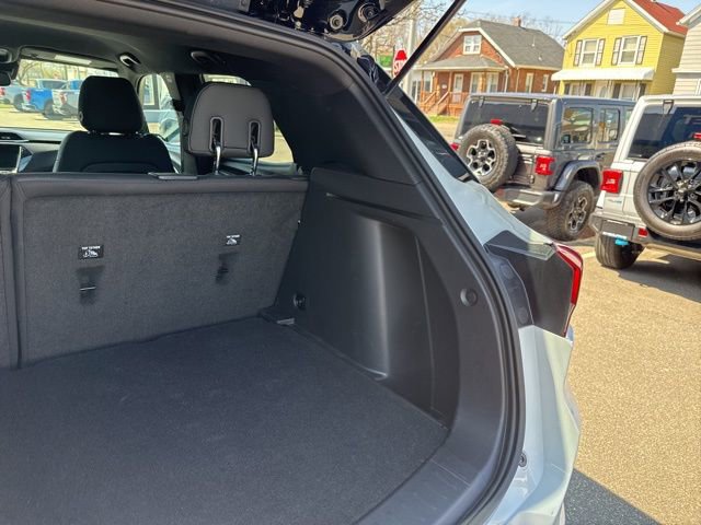 Used 2023 Chevrolet TrailBlazer RS w/ Convenience Package AWD/4WD image 9