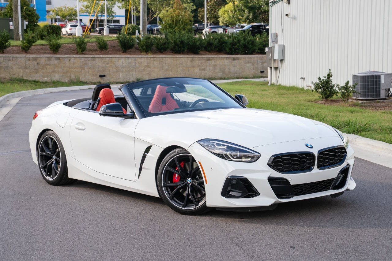 Used 2025 BMW Z4 M40i w/ Edition RWD image 2