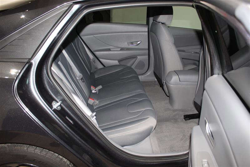 Used 2021 Hyundai Elantra SEL FWD image 28