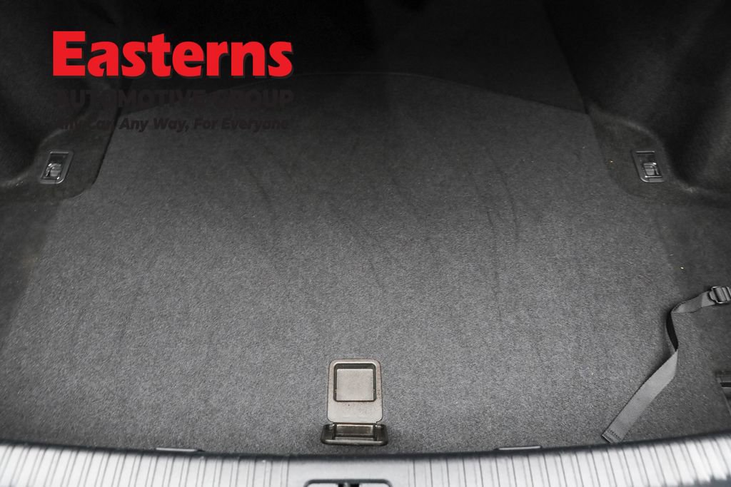 Used 2018 Lexus IS 300 F Sport w/ F Sport Package image 9