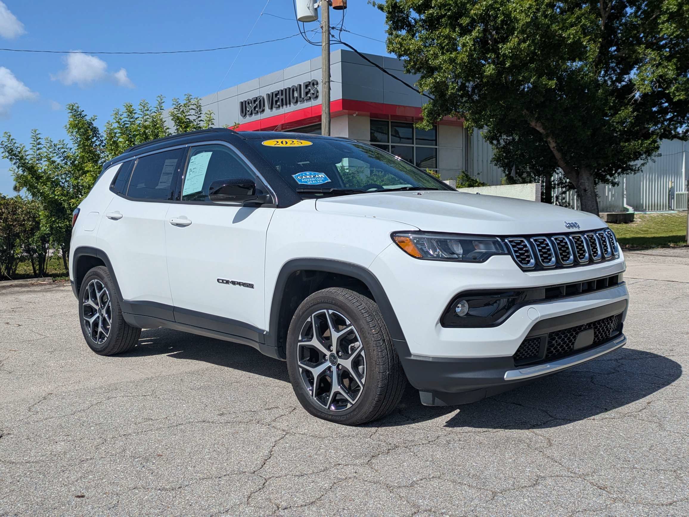Used 2025 Jeep Compass Limited AWD/4WD image 10